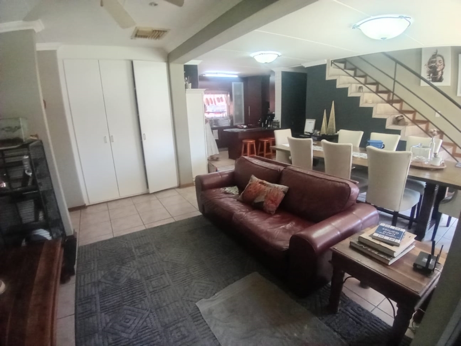 To Let 4 Bedroom Property for Rent in Geelhoutpark North West